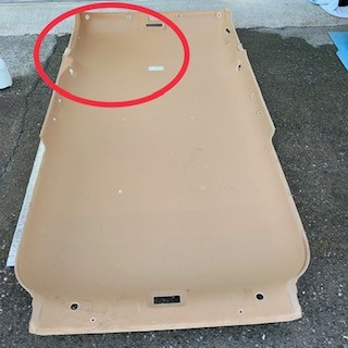 車のルーフについたヤニの様子
