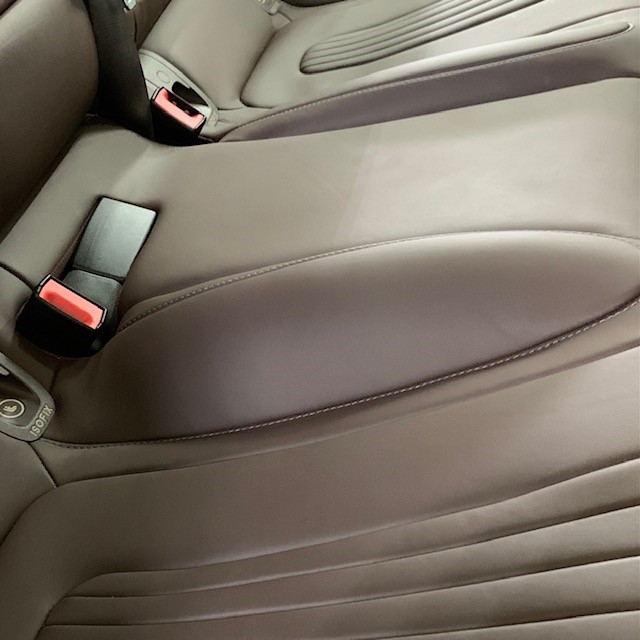 電解水でクリーニング後の革シート