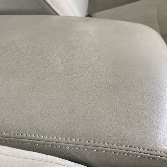 白いレザーの汚れの汚れ